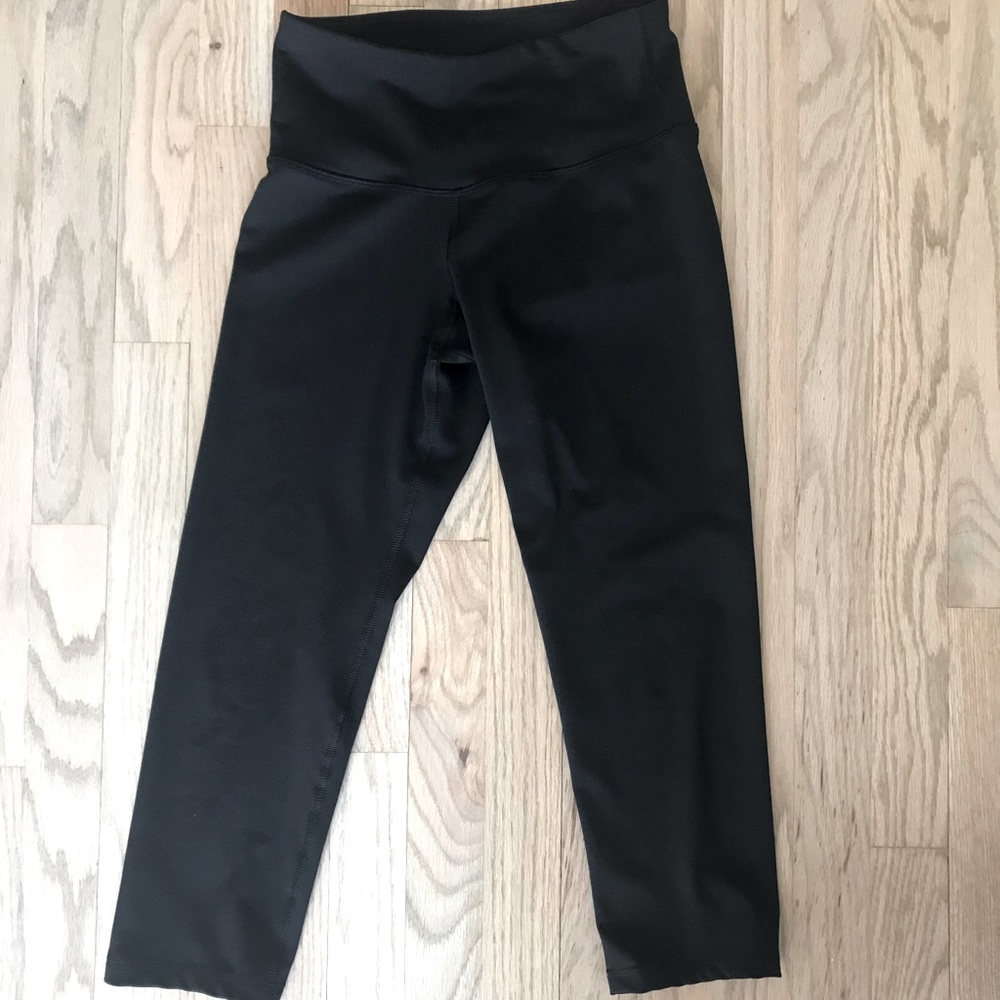 Athletic wear capris